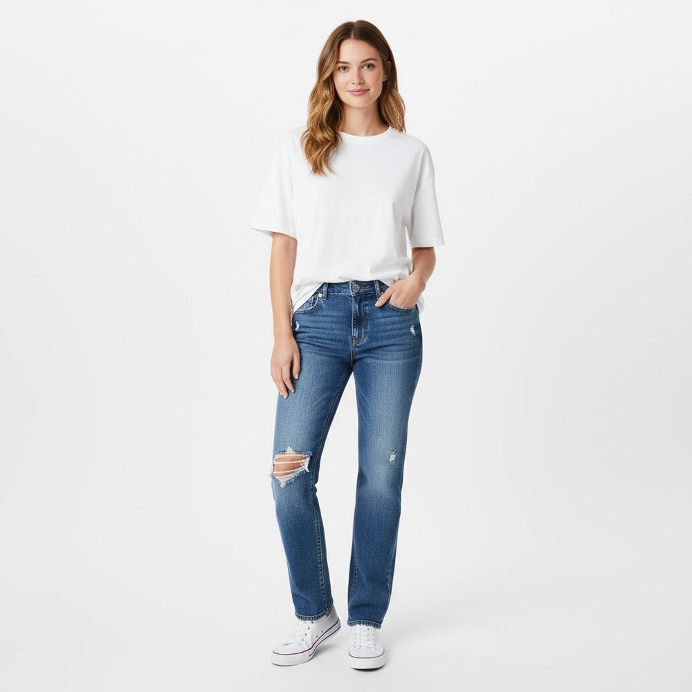 GAP Straight Leg Jeans in Medium Blue with Distressed Knee